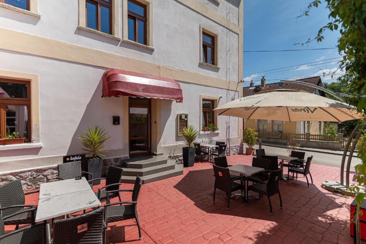 Uniqhotel Чешки Щернберк Екстериор снимка